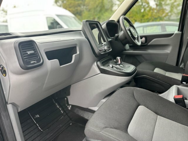 LEVC VN5 Mpv White #7