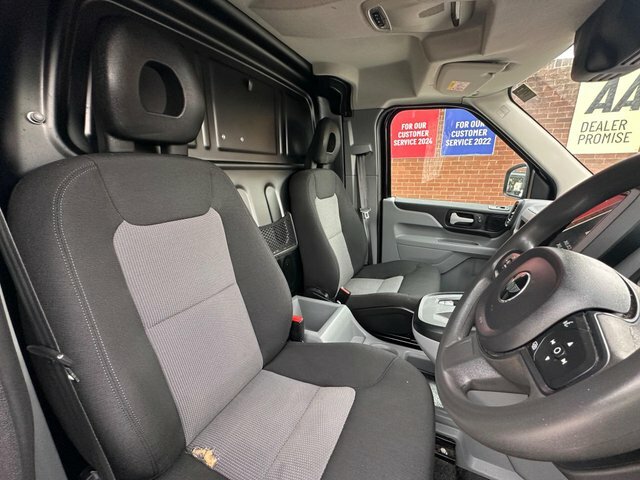LEVC VN5 Mpv White #38