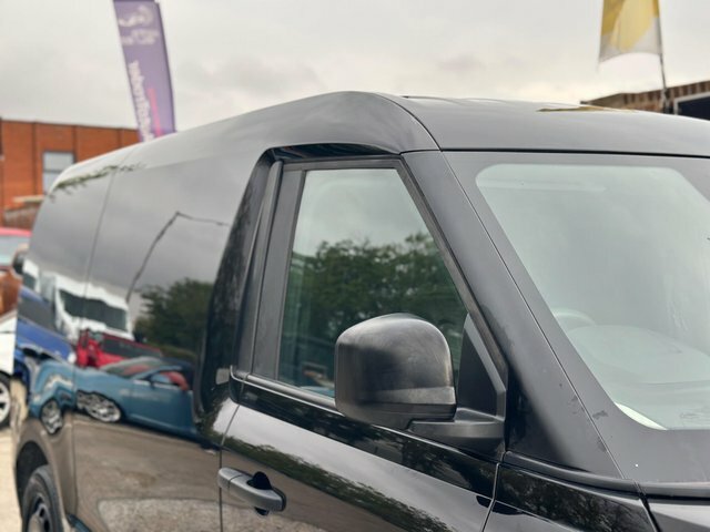 LEVC VN5 Mpv White #40