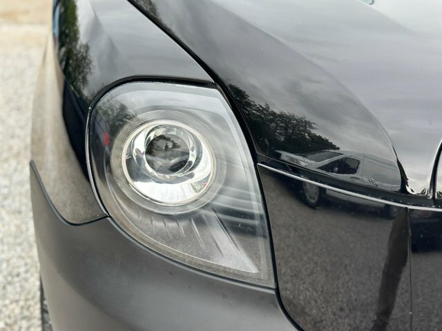 LEVC VN5 Mpv White #44