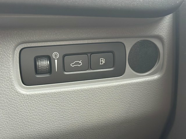 LEVC VN5 Mpv White #33