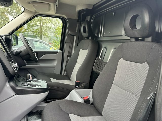 LEVC VN5 Mpv White #45