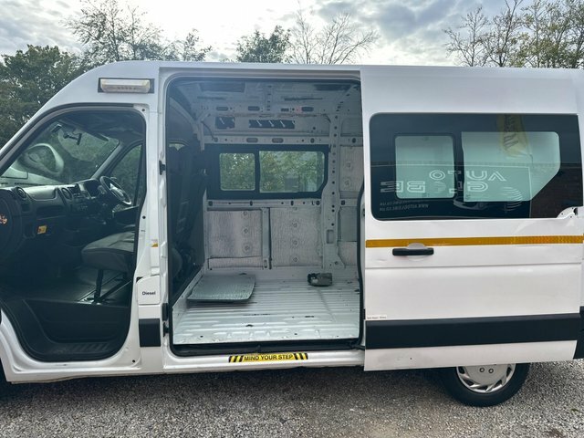 Vauxhall Movano Single Cab White #10