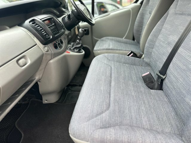 Renault Trafic White #30