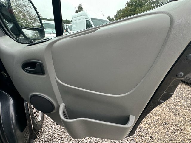 Renault Trafic White #19