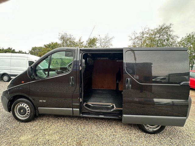 Renault Trafic White #10
