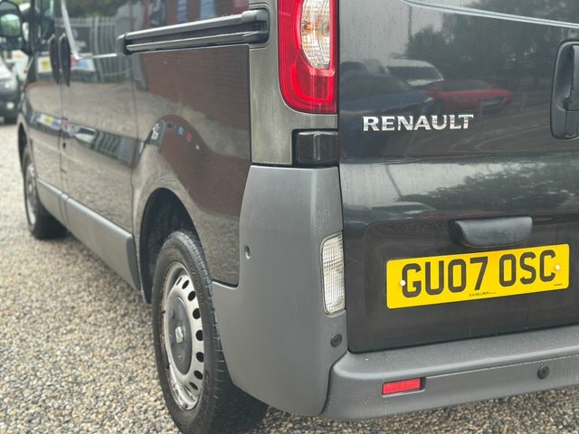Renault Trafic White #16