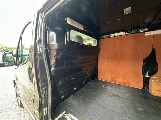 Renault Trafic White #31