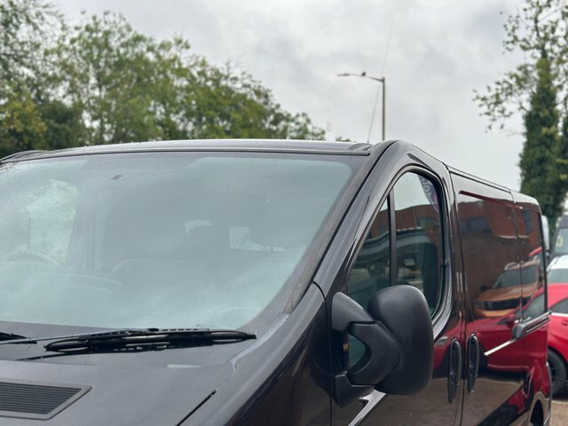 Renault Trafic White #25