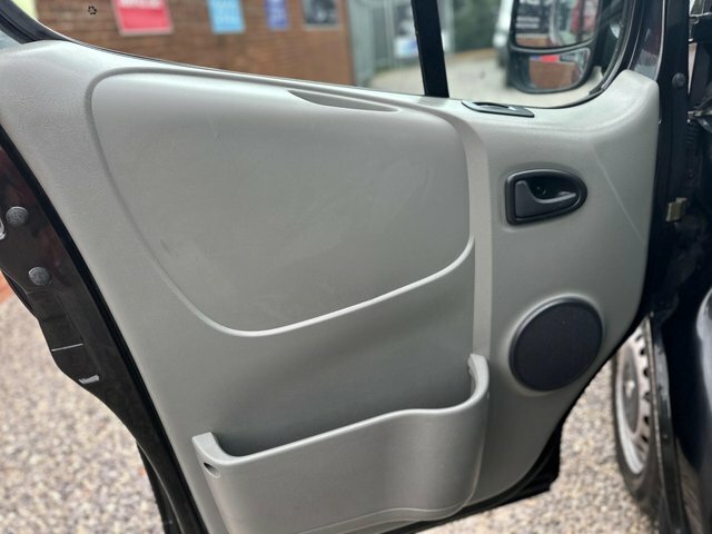 Renault Trafic White #29