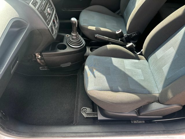 Ford Fiesta 1.6 Style Silver #32