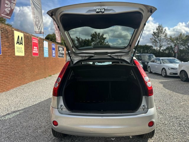 Ford Fiesta 1.6 Style Silver #10