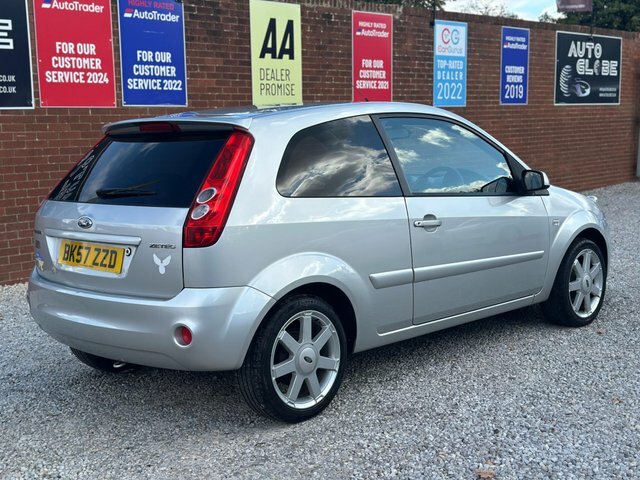 Ford Fiesta 1.6 Style Silver #4