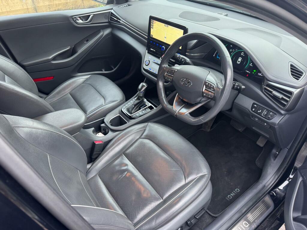 Hyundai Ioniq Premium Se Black #2