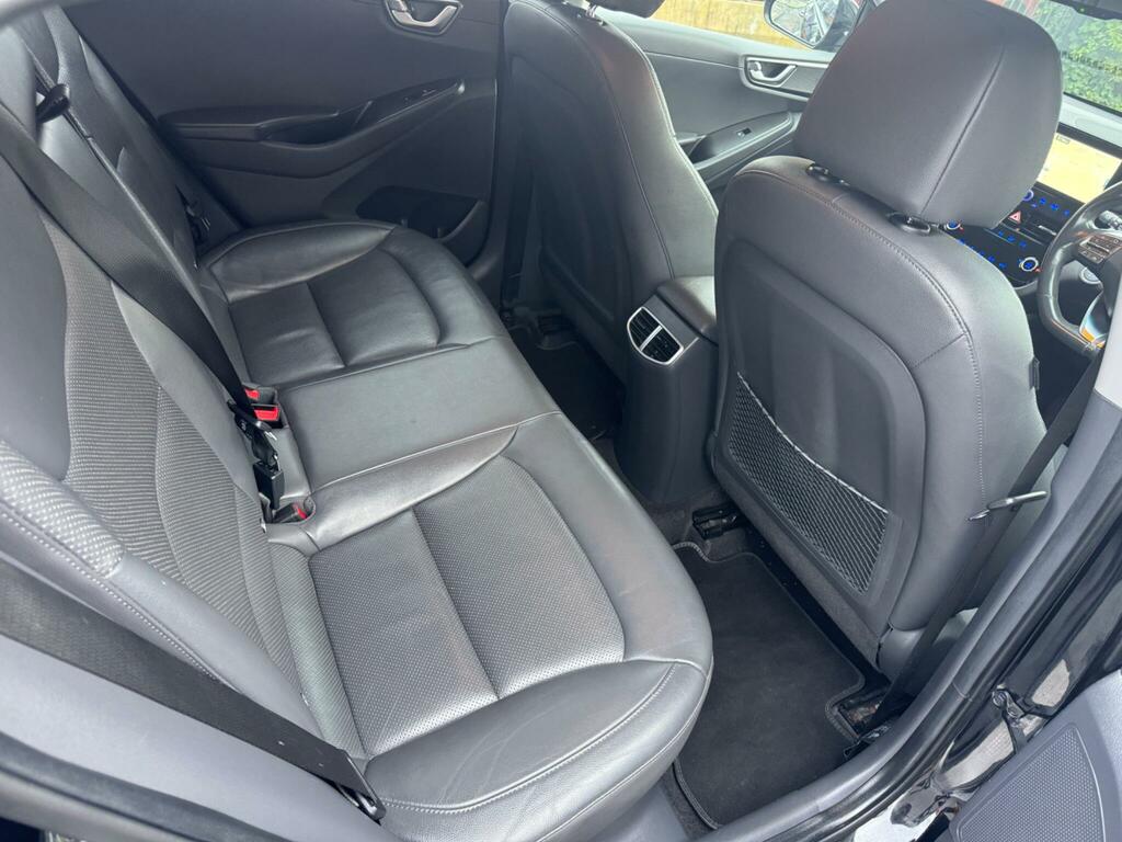 Hyundai Ioniq Premium Se Black #5
