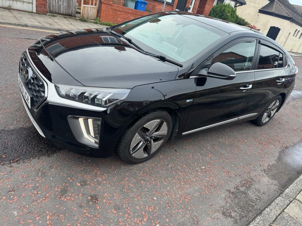 Hyundai Ioniq Premium Se Black #4