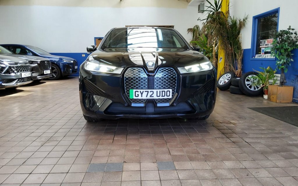 BMW iX Suv GY72UDO Black #3