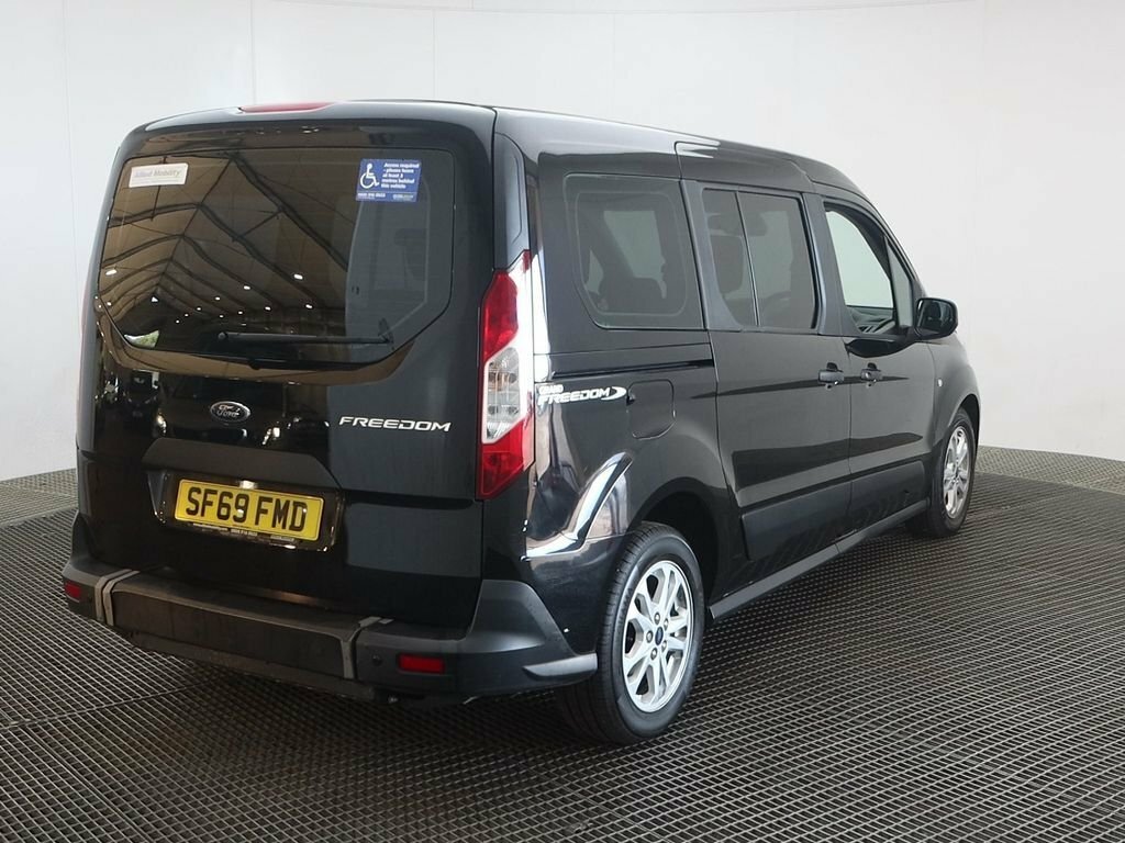 Ford Grand Tourneo Connect 1.5L Zetec Black #3