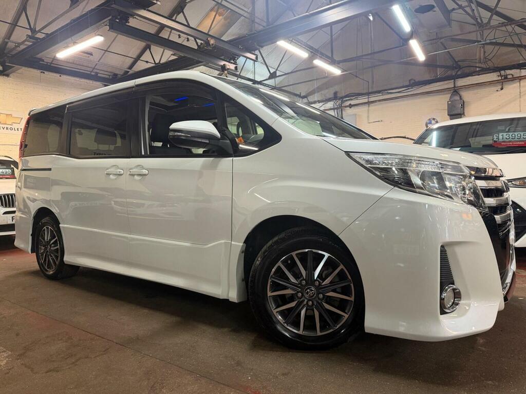 Toyota Noah Mpv White #16
