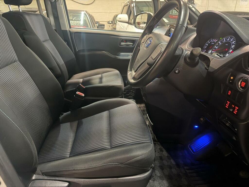 Toyota Noah Mpv White #19