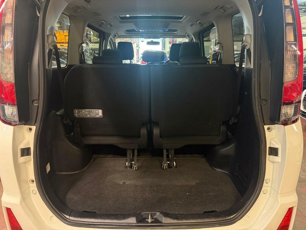 Toyota Noah Mpv White #42