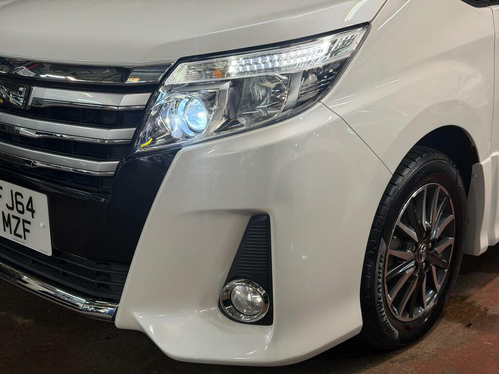 Toyota Noah Mpv White #11