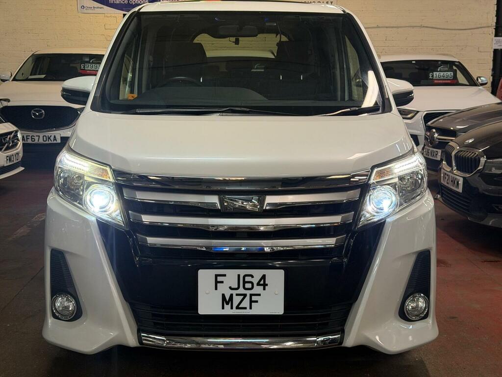 Toyota Noah Mpv White #8