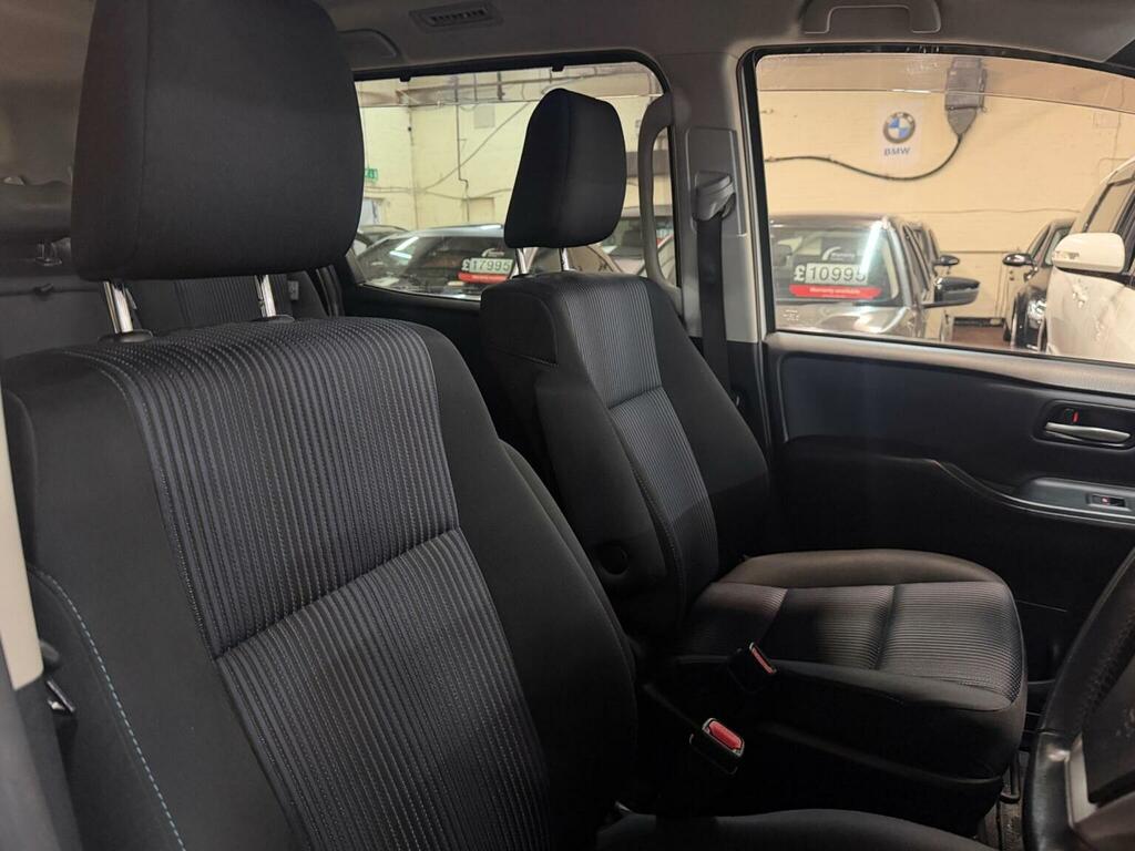 Toyota Noah Mpv White #18
