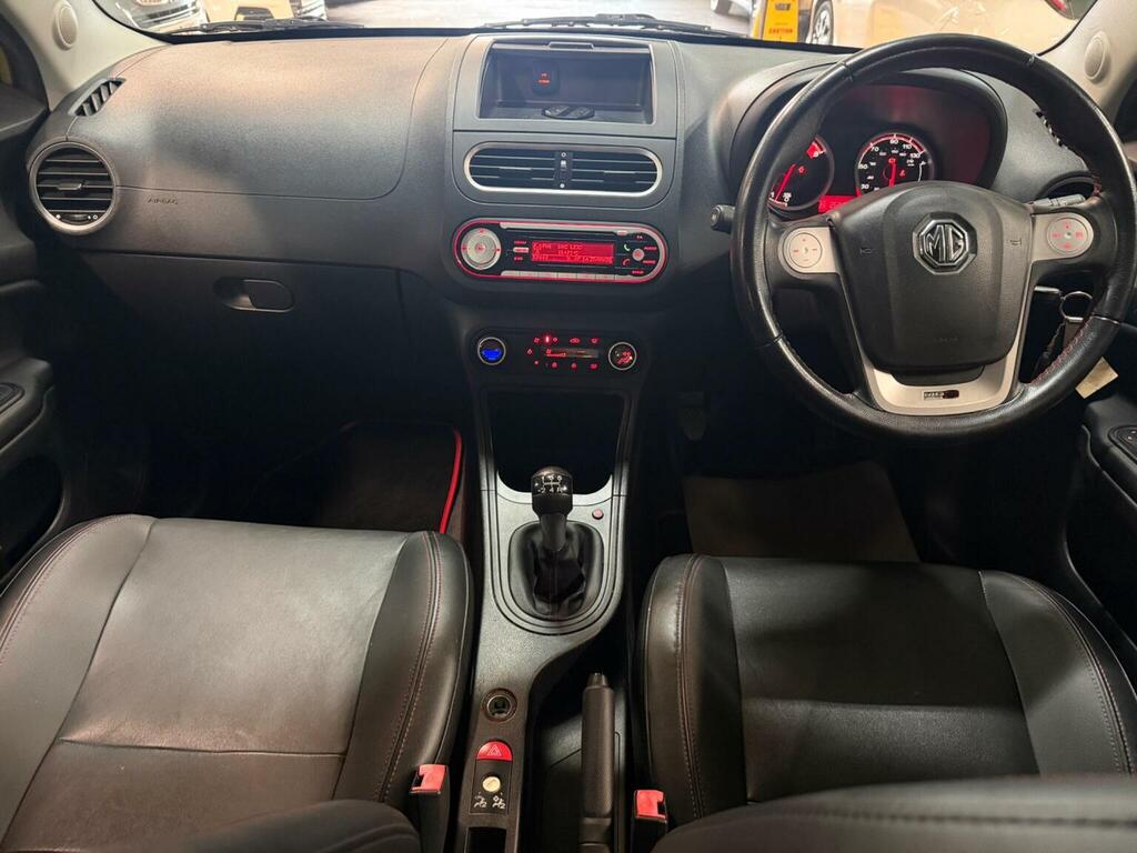 MG MG3 2016 65 3 Silver #26
