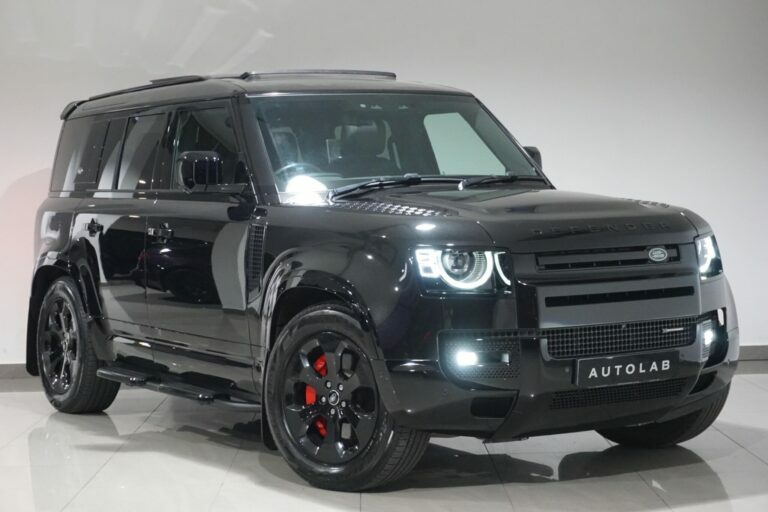 Land Rover Defender 110 2.0 P400e 15.4Kwh Black