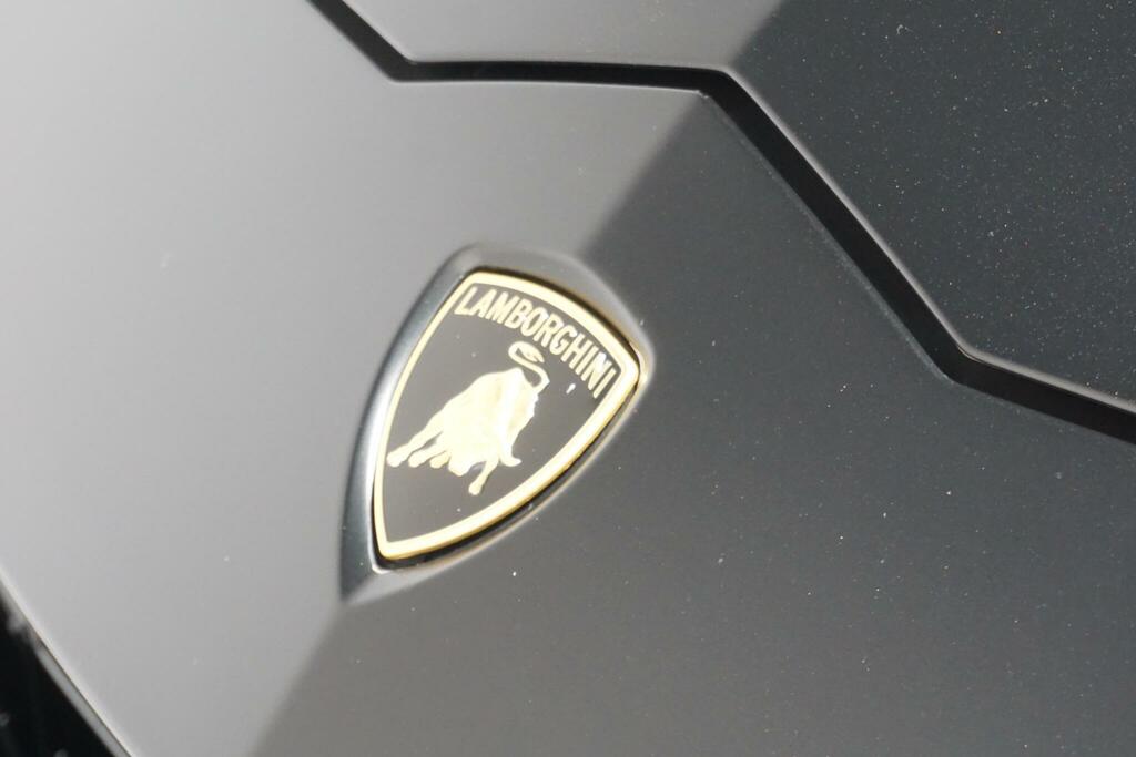 Lamborghini Urus Hatchback Orange #84