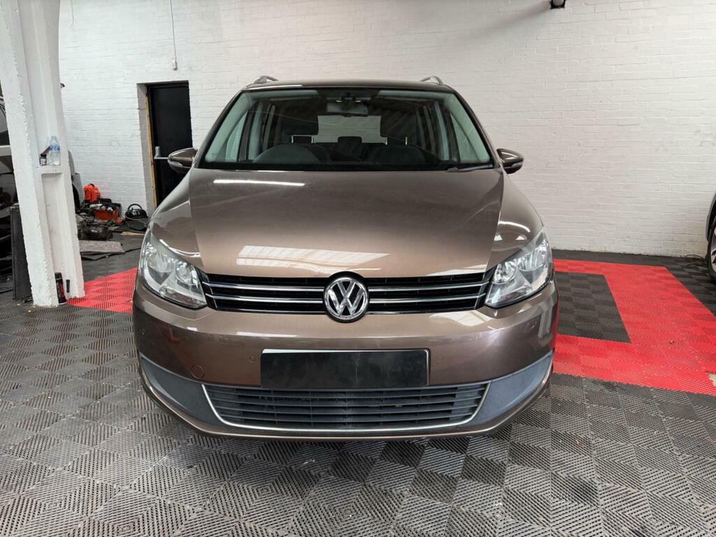 Volkswagen Touran Se Red #2