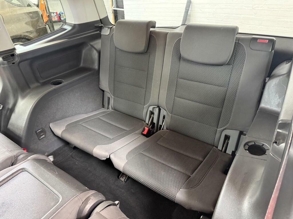 Volkswagen Touran Se Red #15