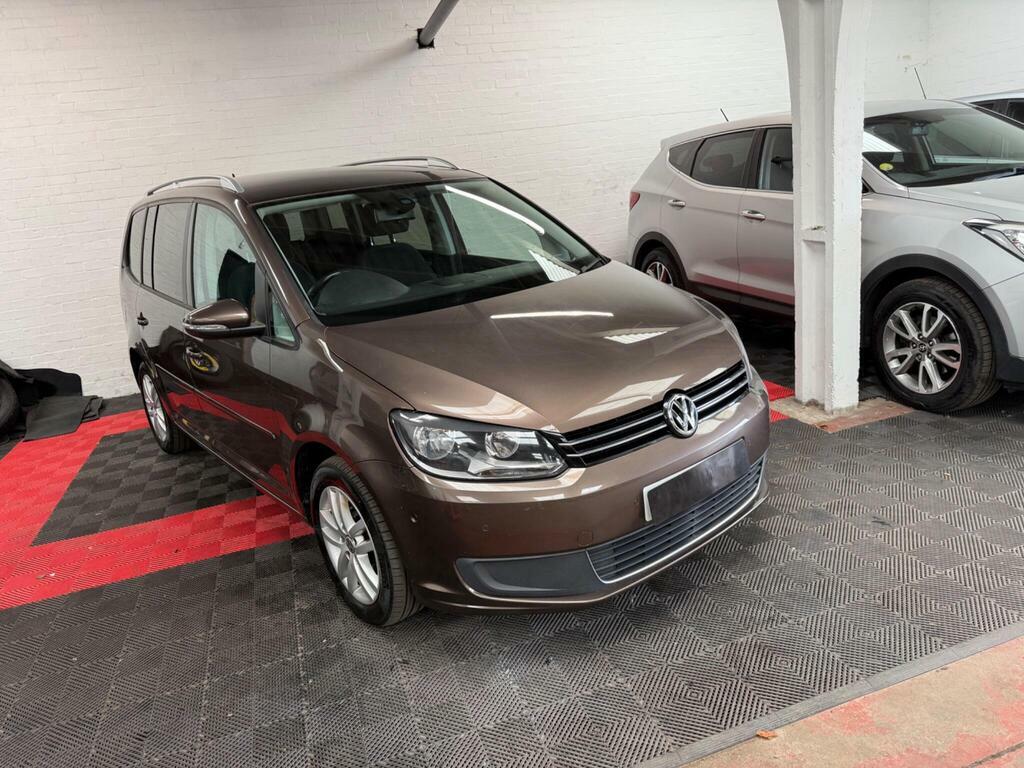 Volkswagen Touran Se Red #1