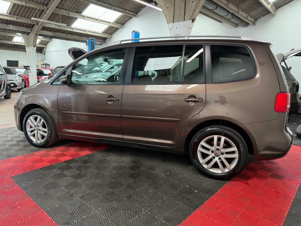 Volkswagen Touran Se Red #5
