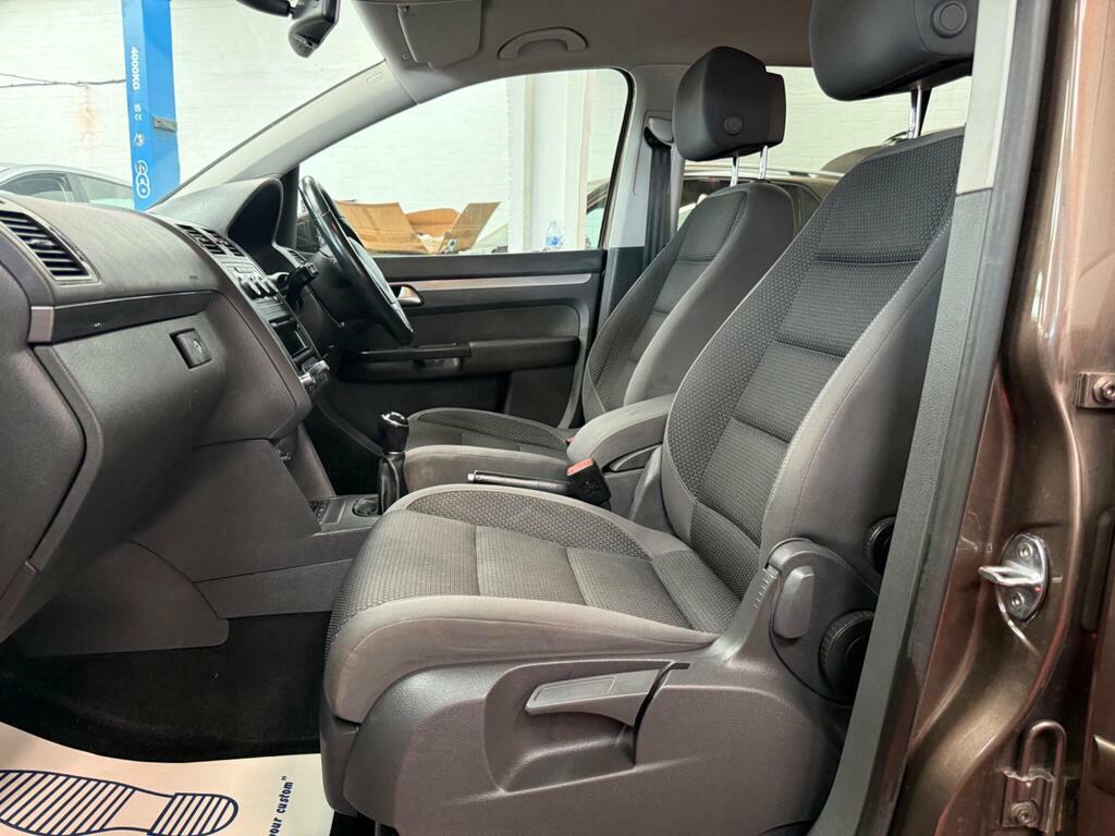 Volkswagen Touran Se Red #10