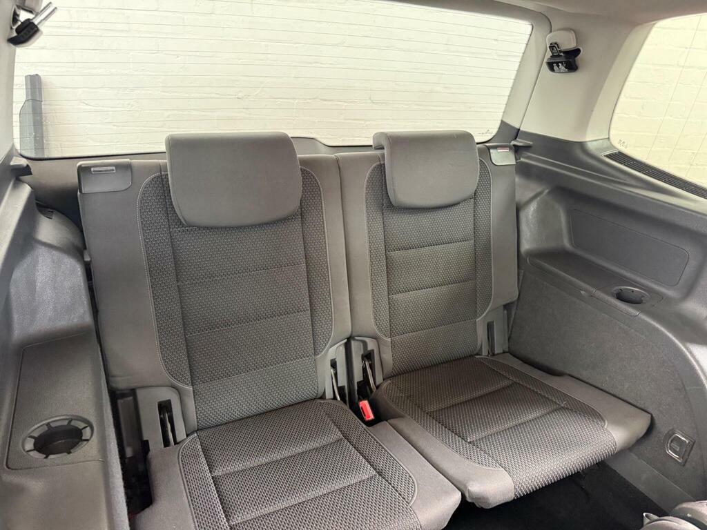 Volkswagen Touran Se Red #16