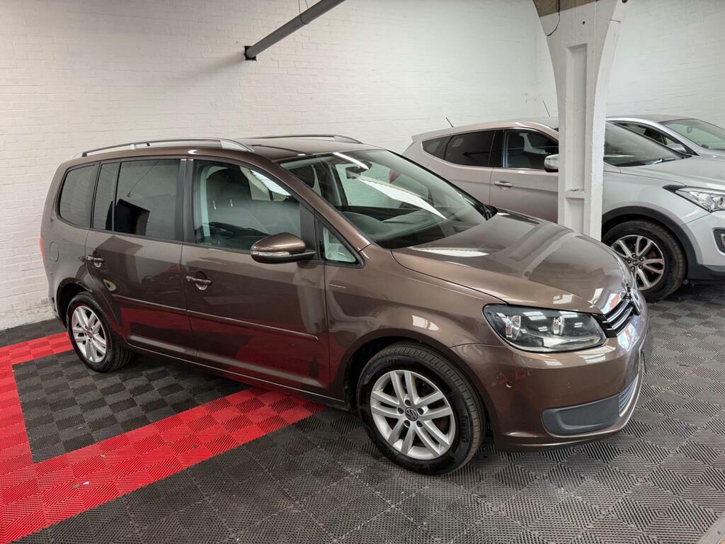 Volkswagen Touran Se Red #3