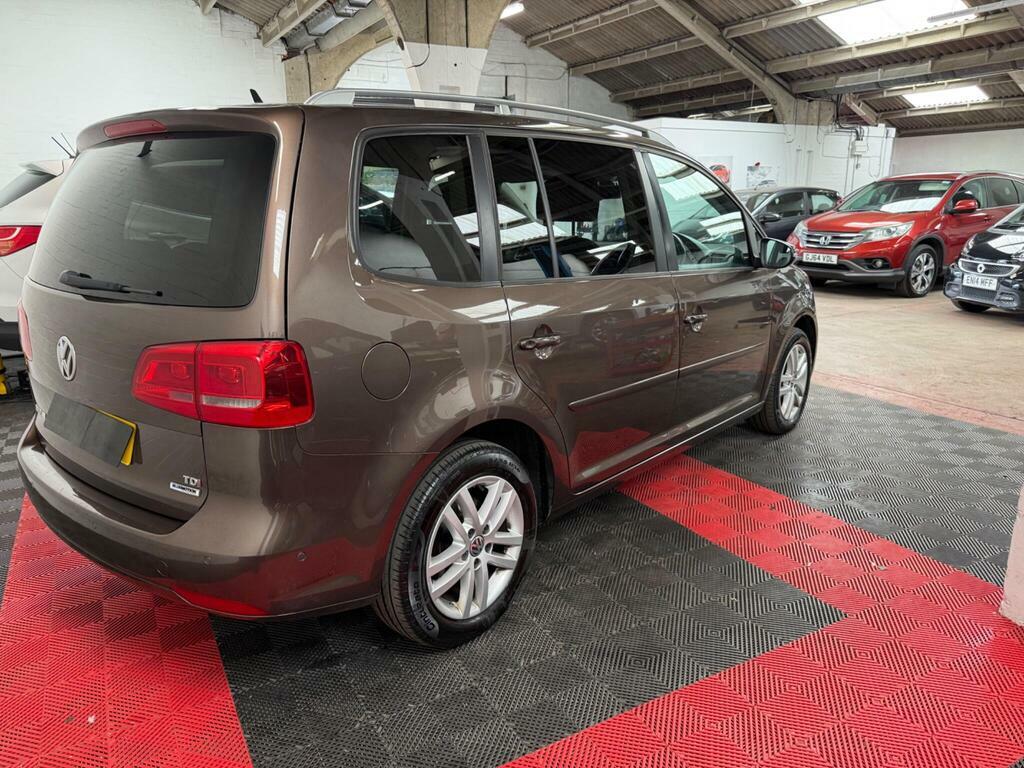 Volkswagen Touran Se Red #4
