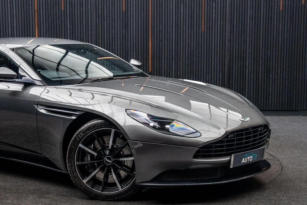 Aston Martin DB11 Silver #9