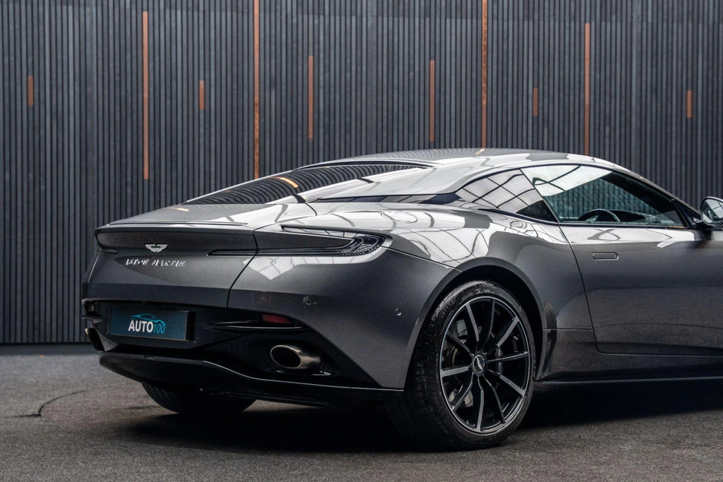 Aston Martin DB11 Silver #21
