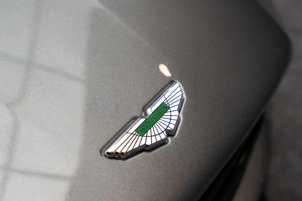 Aston Martin DB11 Silver #27