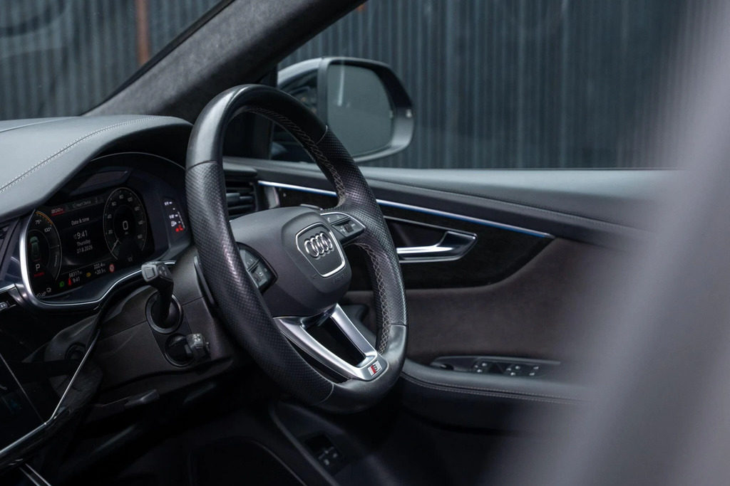 Audi Q8 e tron Q8 Black Edition 55 Tfsi E Quattro Grey #46