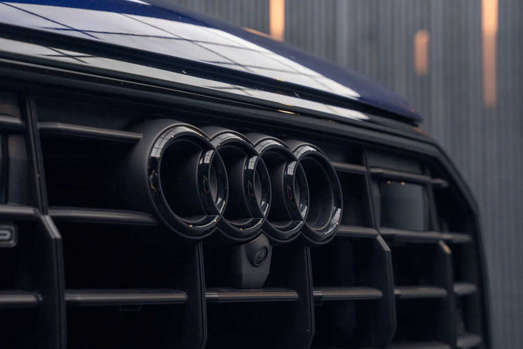 Audi Q8 e tron Q8 Black Edition 55 Tfsi E Quattro Grey #32