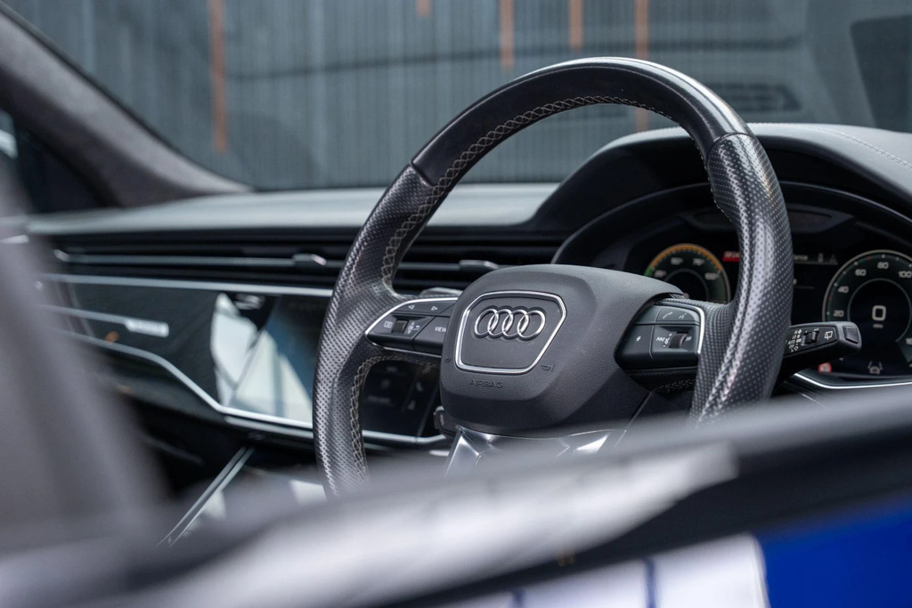 Audi Q8 e tron Q8 Black Edition 55 Tfsi E Quattro Grey #43
