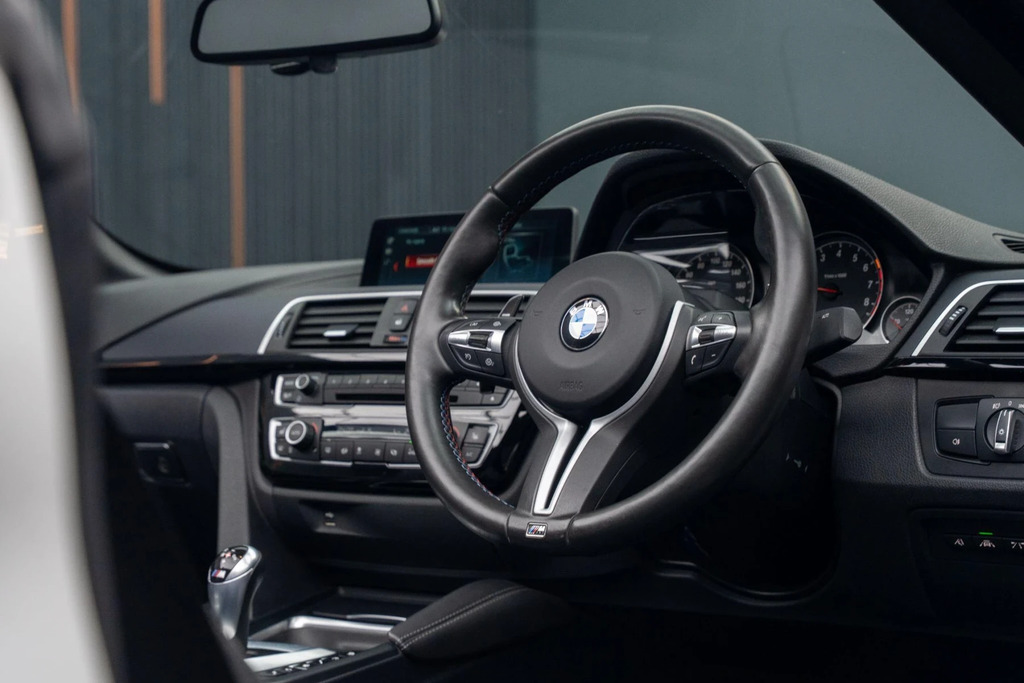 BMW M4 3L Null White #13