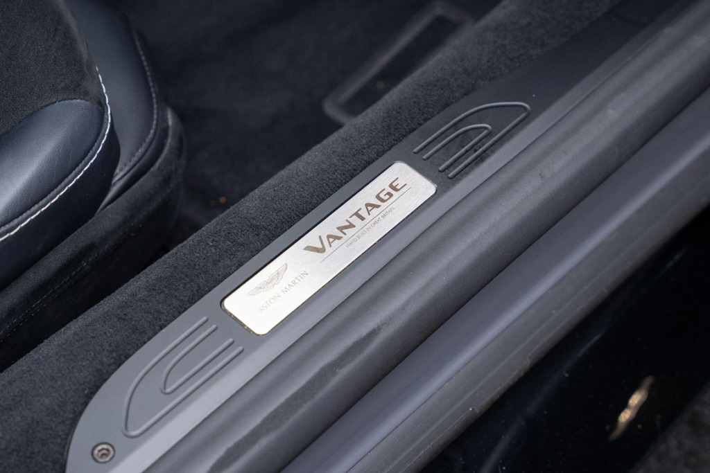 Aston Martin Vantage V8 Black #31