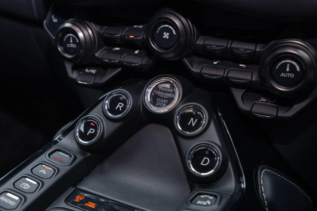 Aston Martin Vantage V8 Black #26