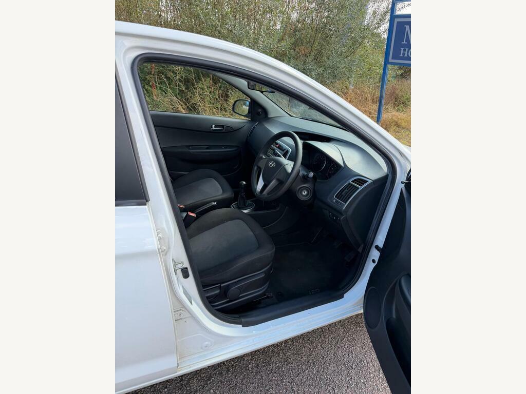 Hyundai I20 Active Red #14