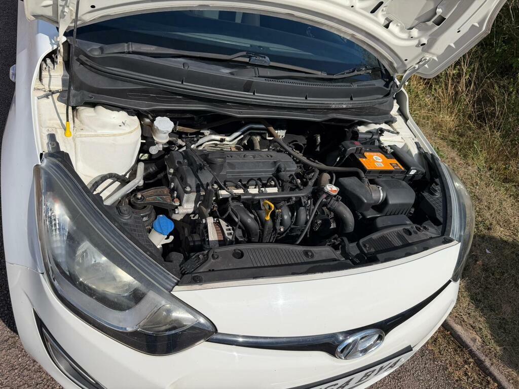 Hyundai I20 Active Red #20